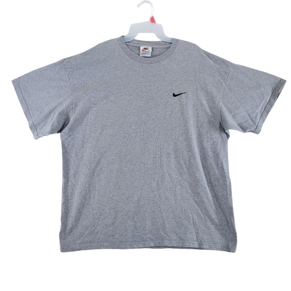 Nike Men's Short Sleeve T-Shirt in Gray with Black Swoosh